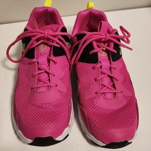 Zumba Air Classic pink and black sneaker shoes Size 7.5